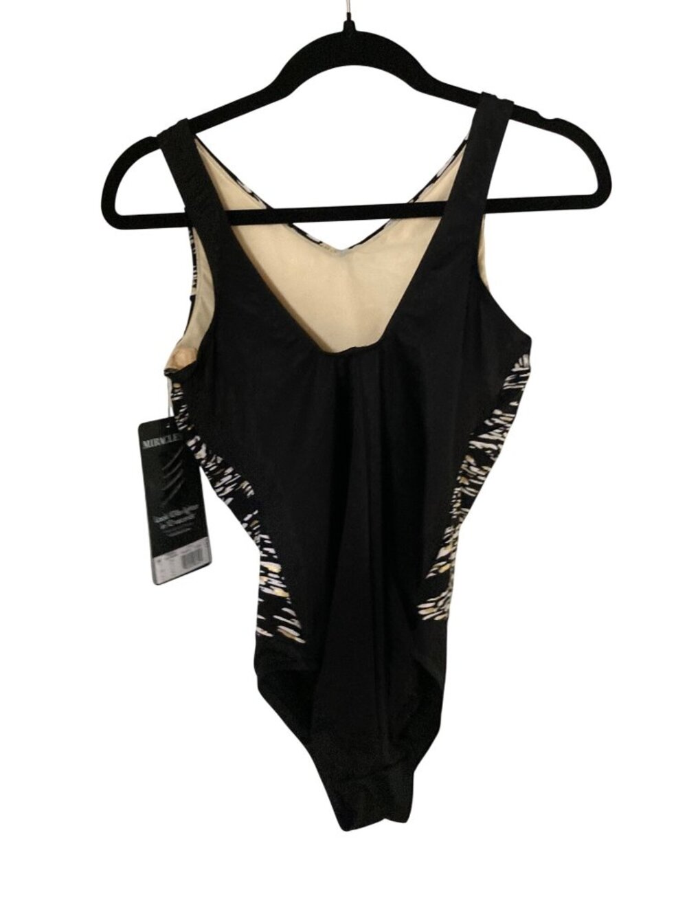 Miraclesuit Brio One Piece Swim Suit in Zari  Black White Pattern  NWT Varies - Picture 8 of 10
